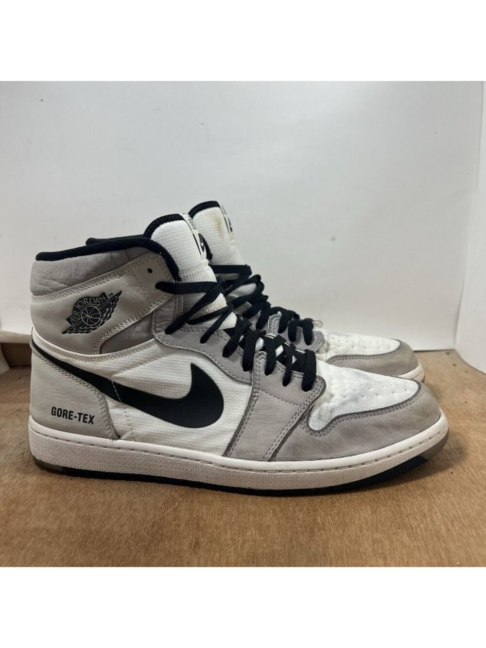 Nike Air Jordan 1 High “Light Bone” GORE-TEX Men Size 12 Shoes